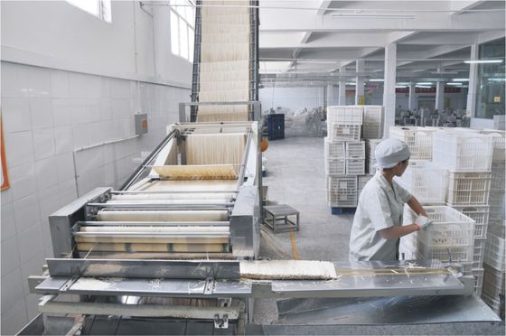 China O tipo o mais novo e a batida provam a linha de produção lnstant do macarronete da farinha de trigo fornecedor