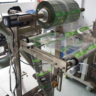 China Máquina de empacotamento automática do condimento para bonde do macarronete imediato conduzido fornecedor