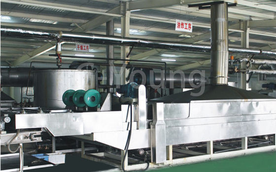 China Macarronetes fritados altamente automáticos que fazem a máquina, linha de produção dos macarronetes imediatos fornecedor